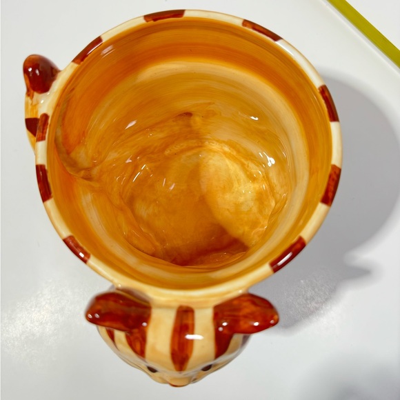 Planter Ceramic Cat Pot Glazed Yellow Tabby Pink Yarn 5.5”
Cottage Country - Picture 4 of 11